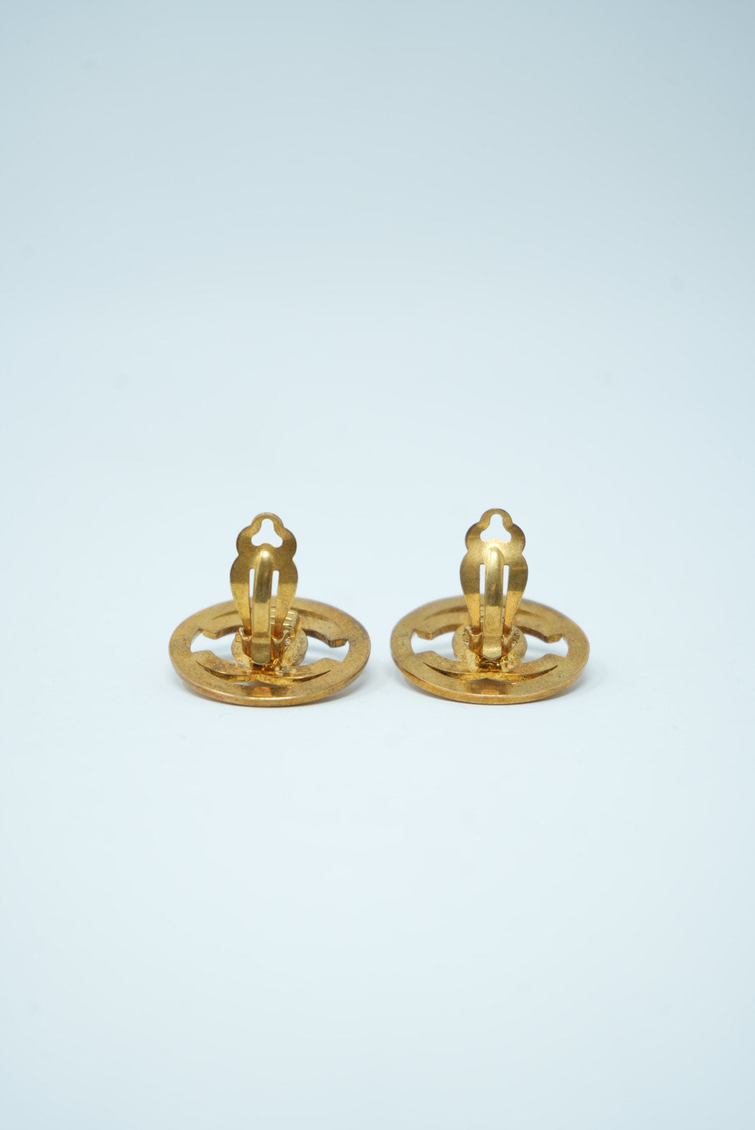 Pre-Owned Chanel Button TurnLock Clip on 1997 gold-plated