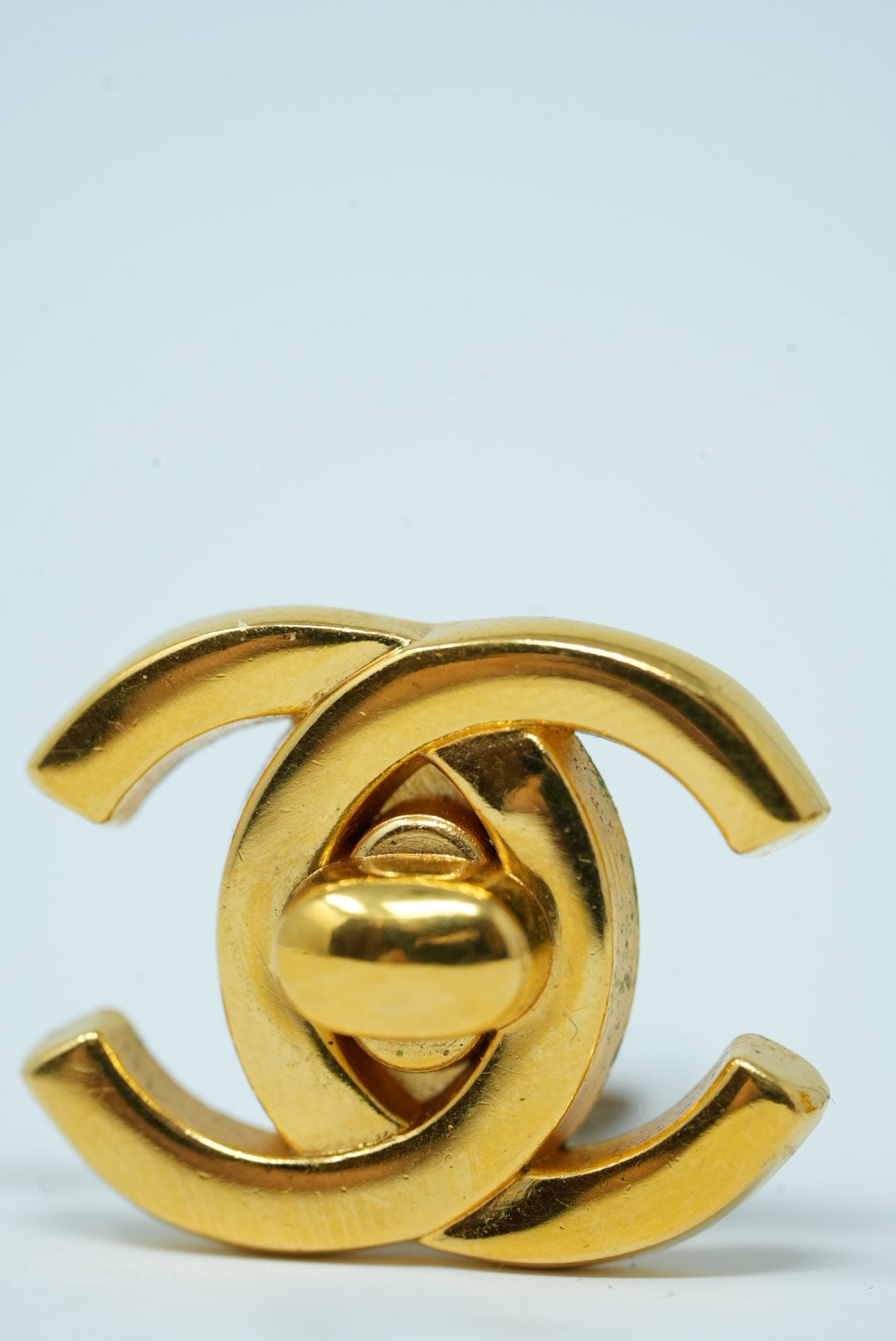 Pre-Owned Chanel Turn Lock Earrings Clip-on 1995