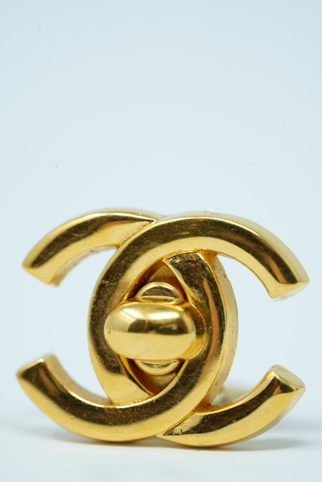 Pre-Owned Chanel Turn Lock Earrings Clip-on 1995