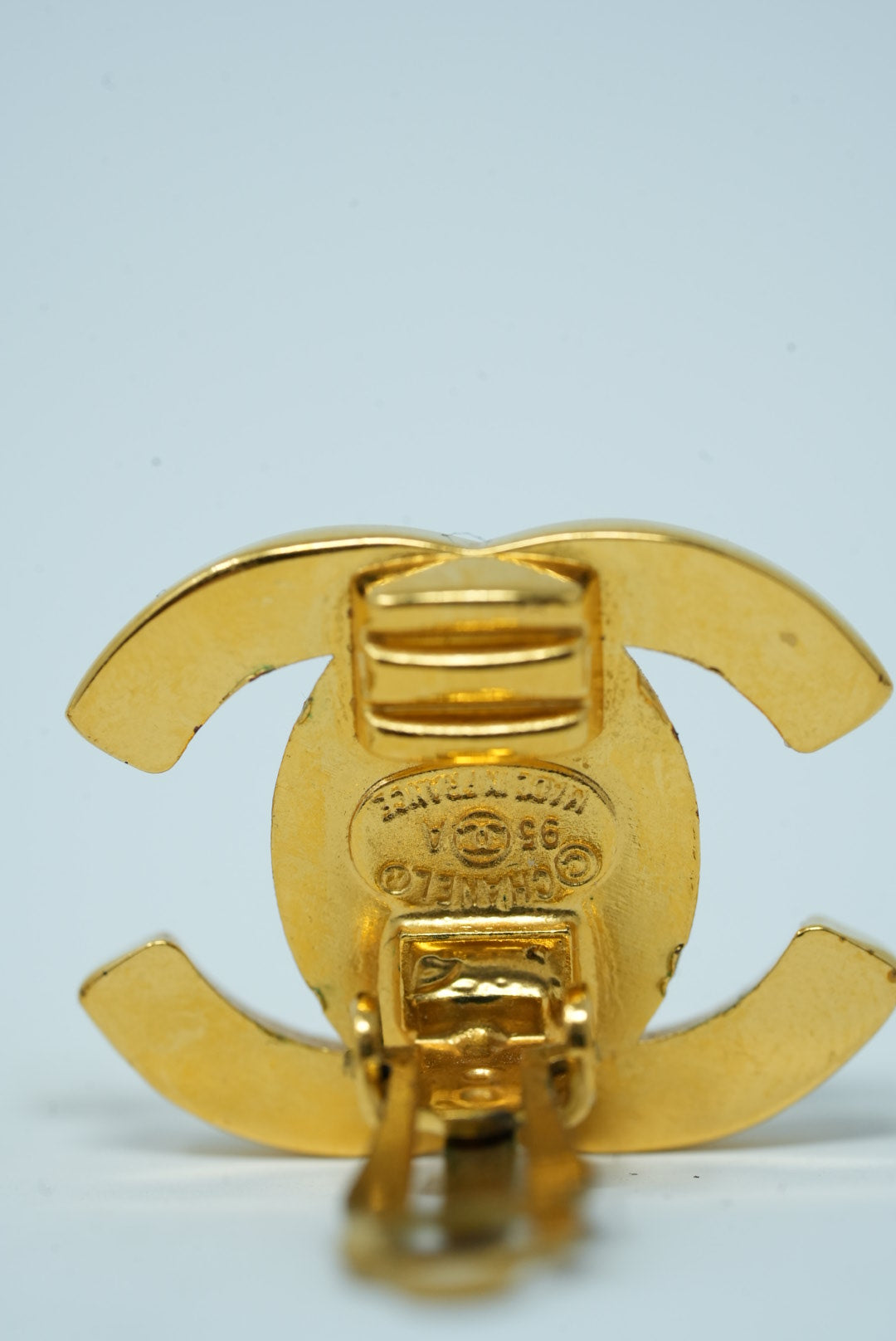 Pre-Owned Chanel Turn Lock Earrings Clip-on 1995
