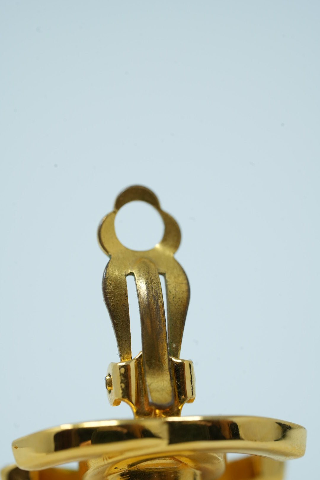 Pre-Owned Chanel Turn Lock Earrings Clip-on 1995