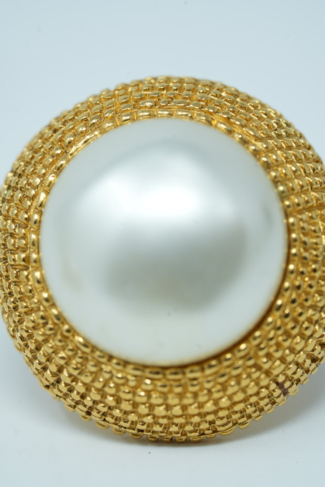 Pre-Owned Chanel Faux Pearl Button Earrings