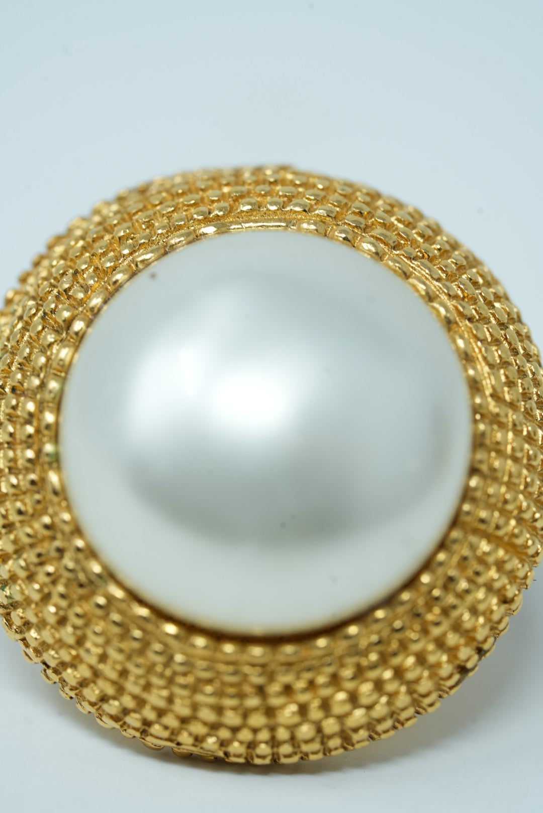 Pre-Owned Chanel Faux Pearl Button Earrings