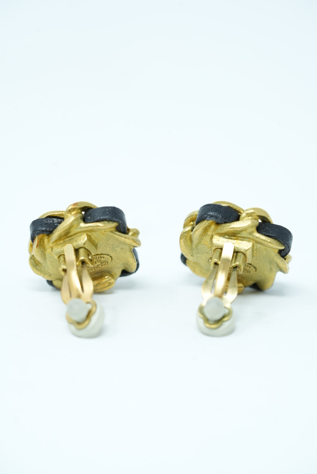 Pre-Owned Chanel 1994 Pearl Flower Earrings