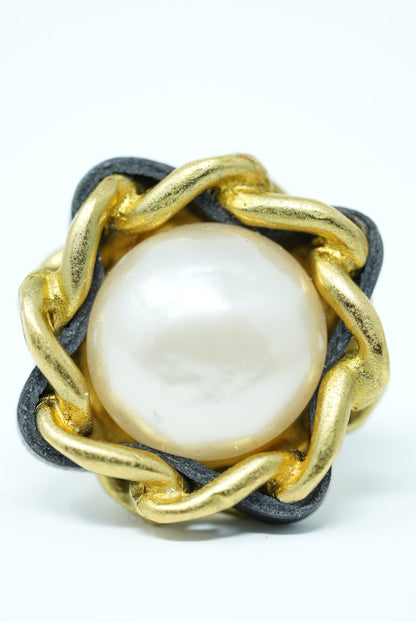 Pre-Owned Chanel 1994 Pearl Flower Earrings