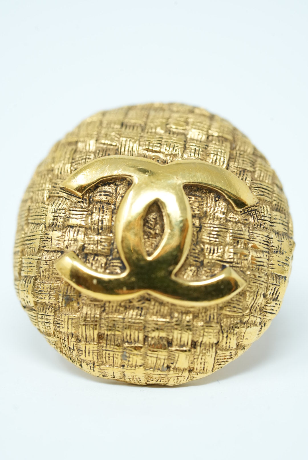 Pre-Owned Chanel CC Round Earrings Clip-On
