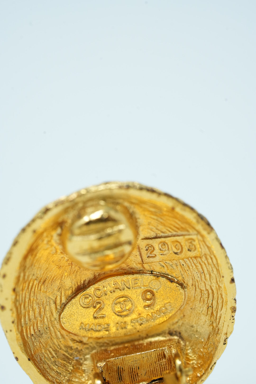 Pre-Owned Chanel CC Round Earrings Clip-On