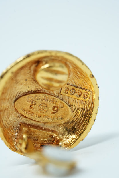 Pre-Owned Chanel CC Round Earrings Clip-On