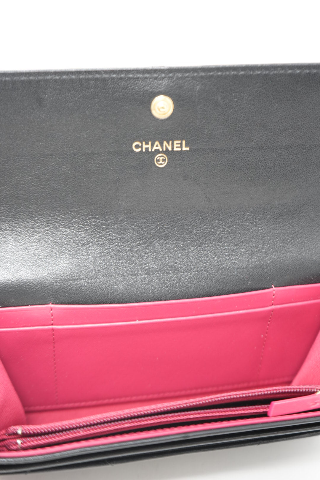 Pre-Owned Chanel Black Lambskin 19 Flap Wallet 2023