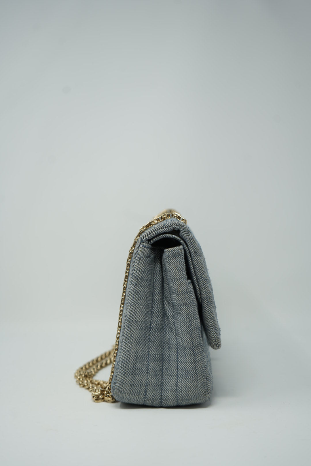 Pre-Owned CHANEL V Chevron 2.55 226 Reissue Flap Bag Denim