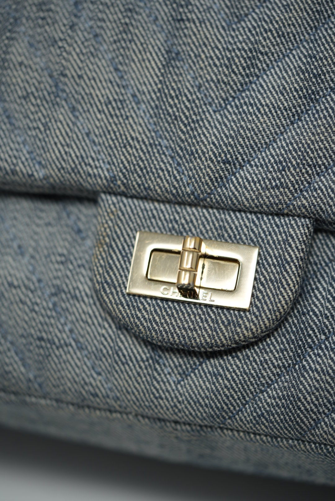 Pre-Owned CHANEL V Chevron 2.55 226 Reissue Flap Bag Denim