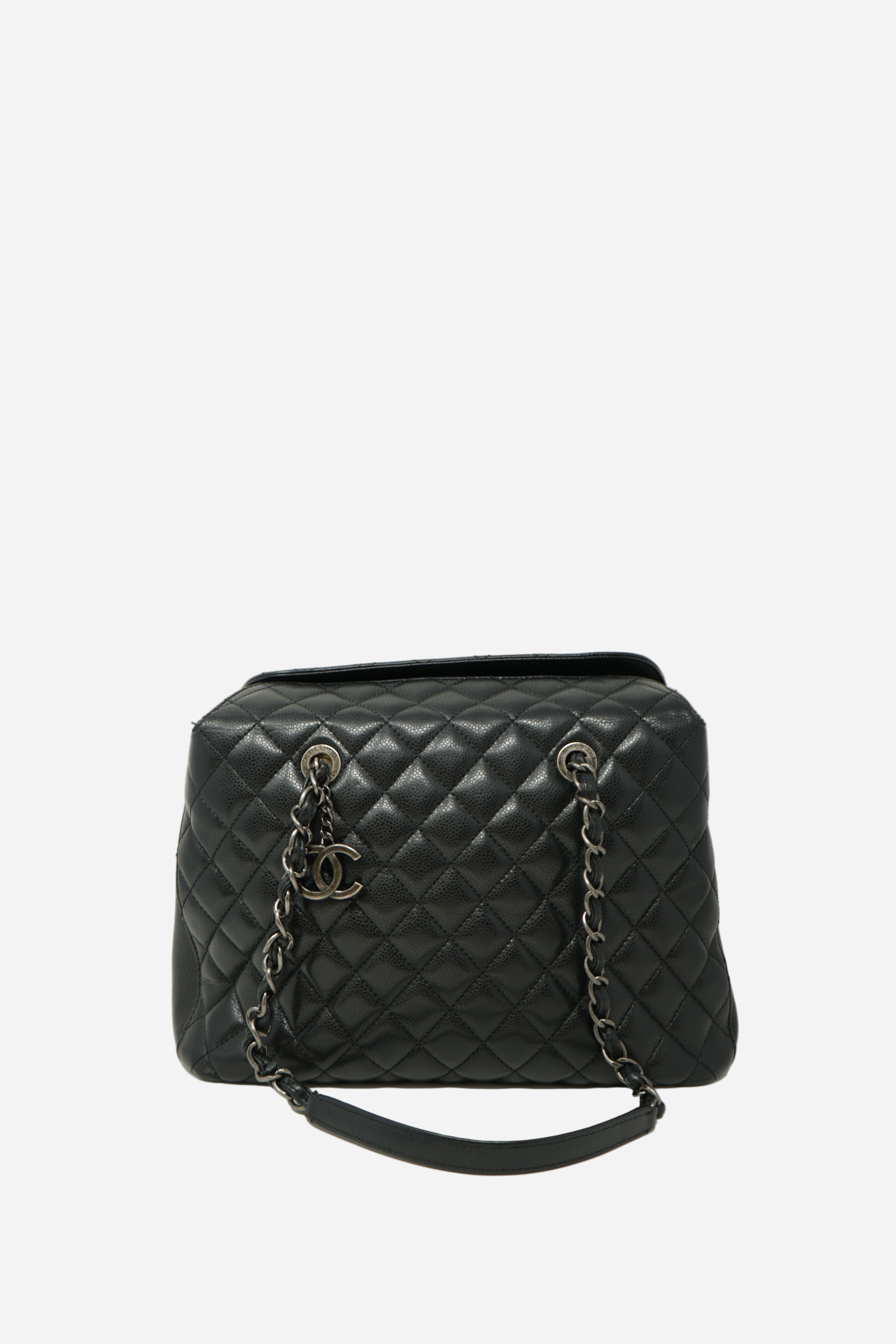 Pre-Owned 2015–2016 Chanel Black Caviar Quilted Shopping Bag