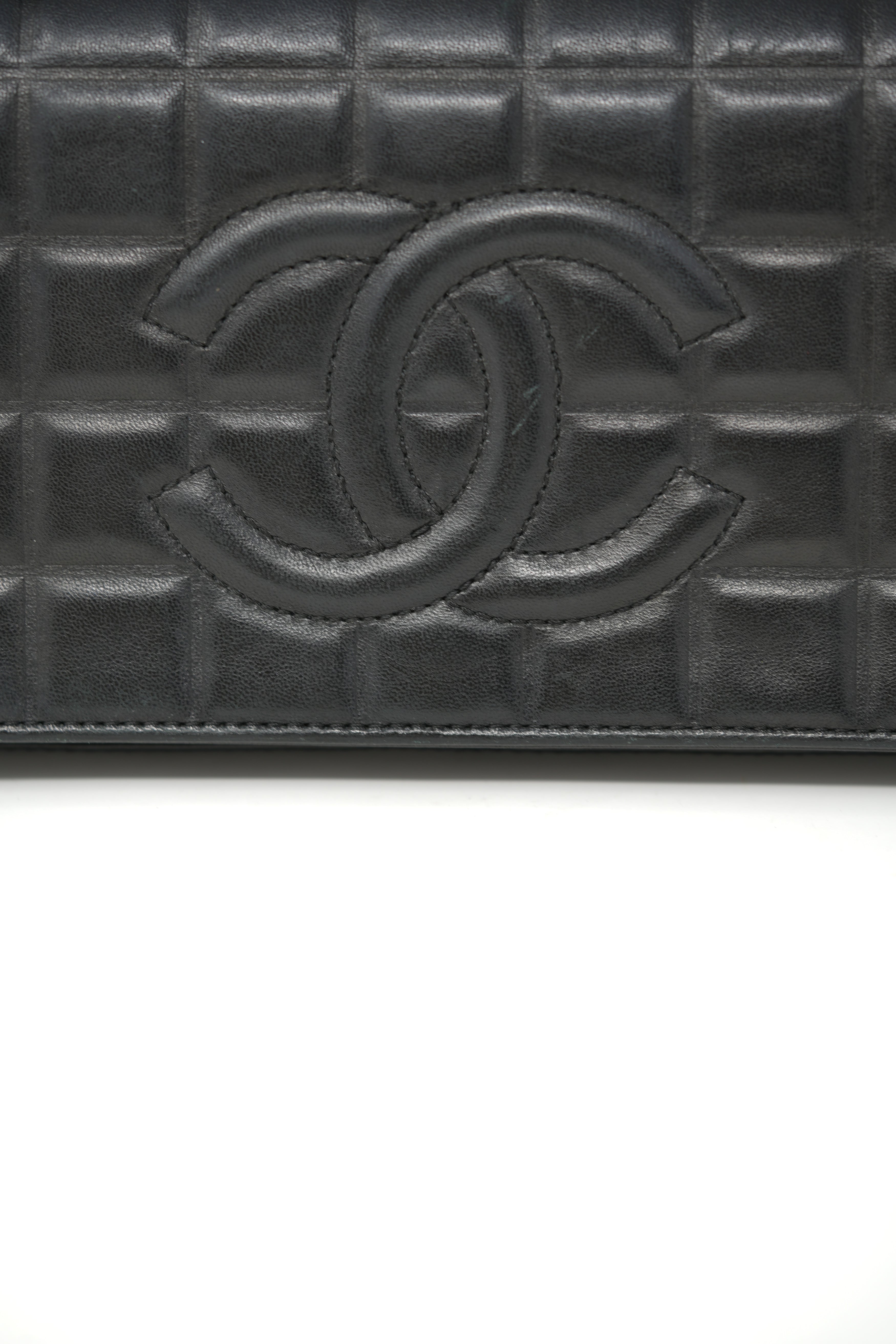 Pre-Owned 2003–2004 Chanel Black Calfskin/Lambskin Chocolate Bar Shoulder Bag