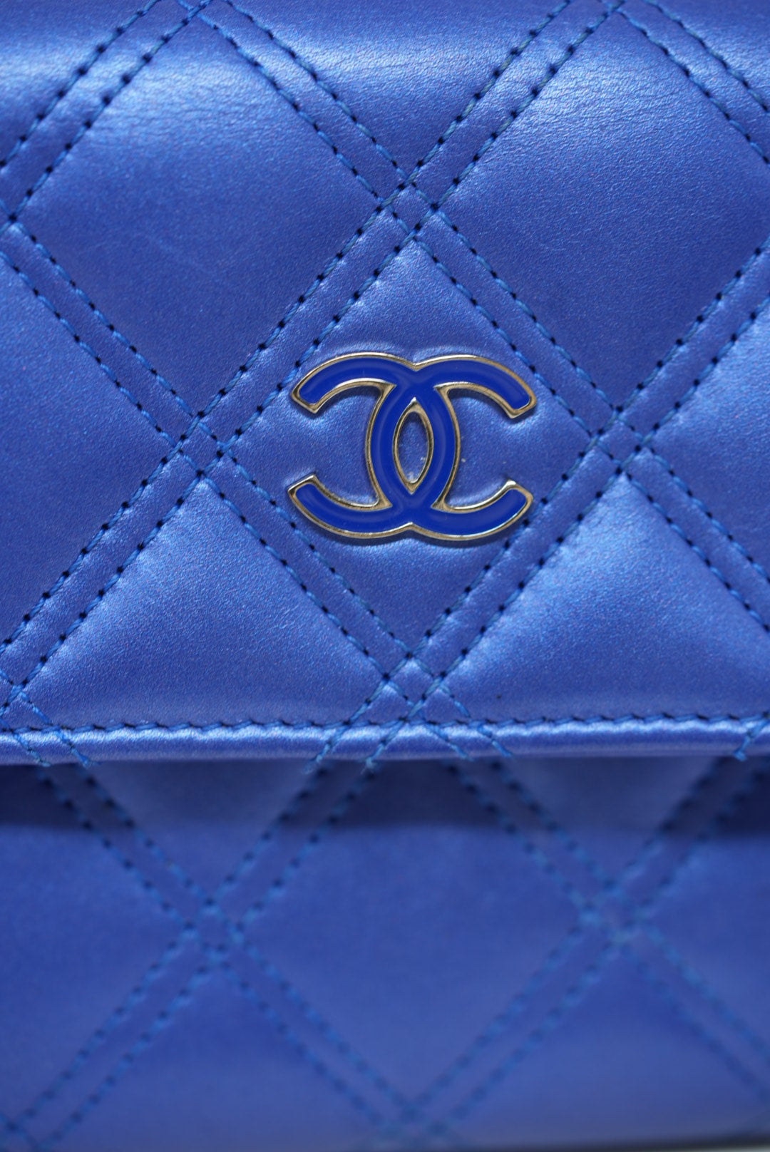 Pre-Owned Chanel Blue Lambskin Long Wallet