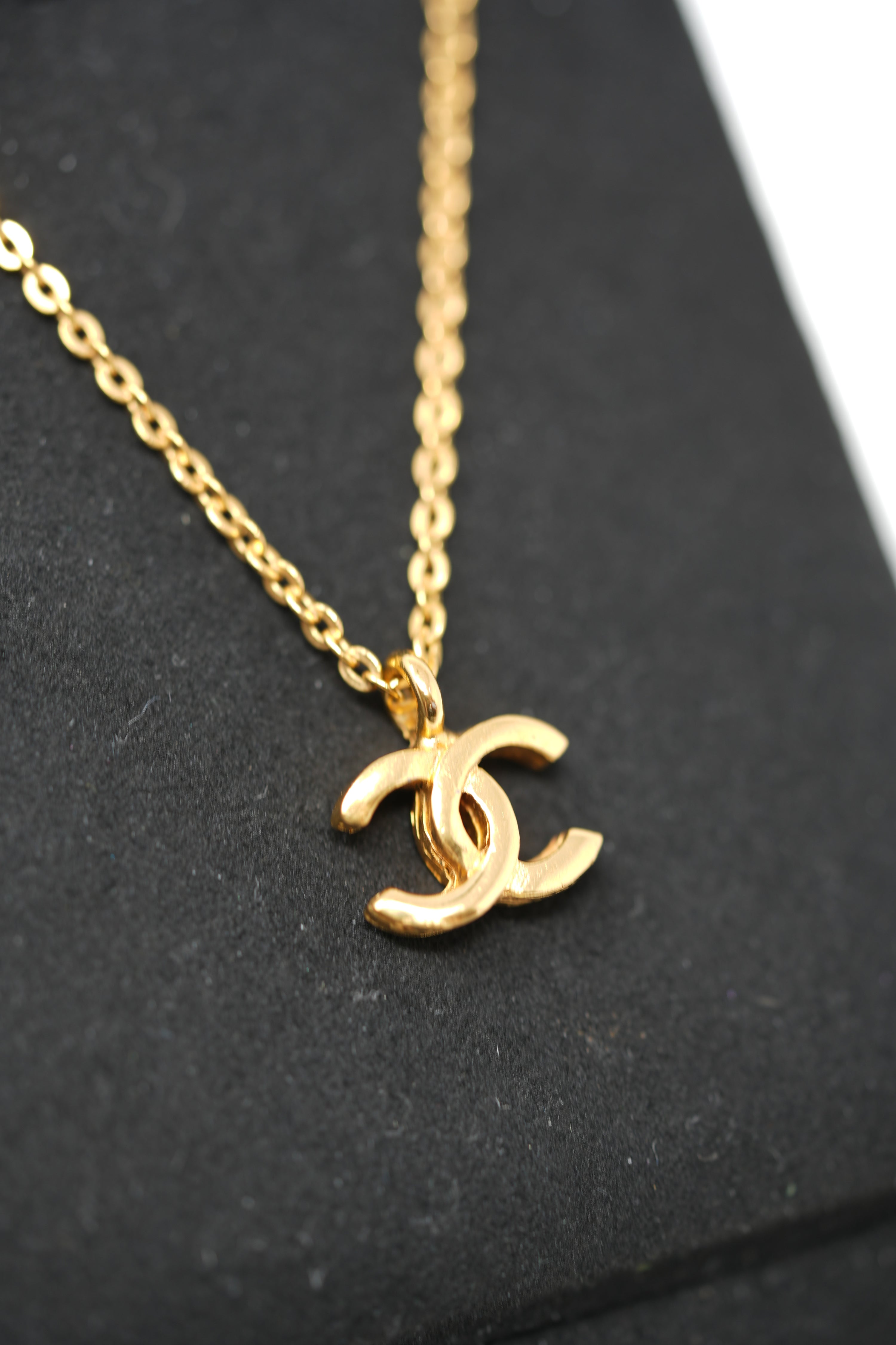 Pre-Owned Chanel CC Gold-Tone Necklace