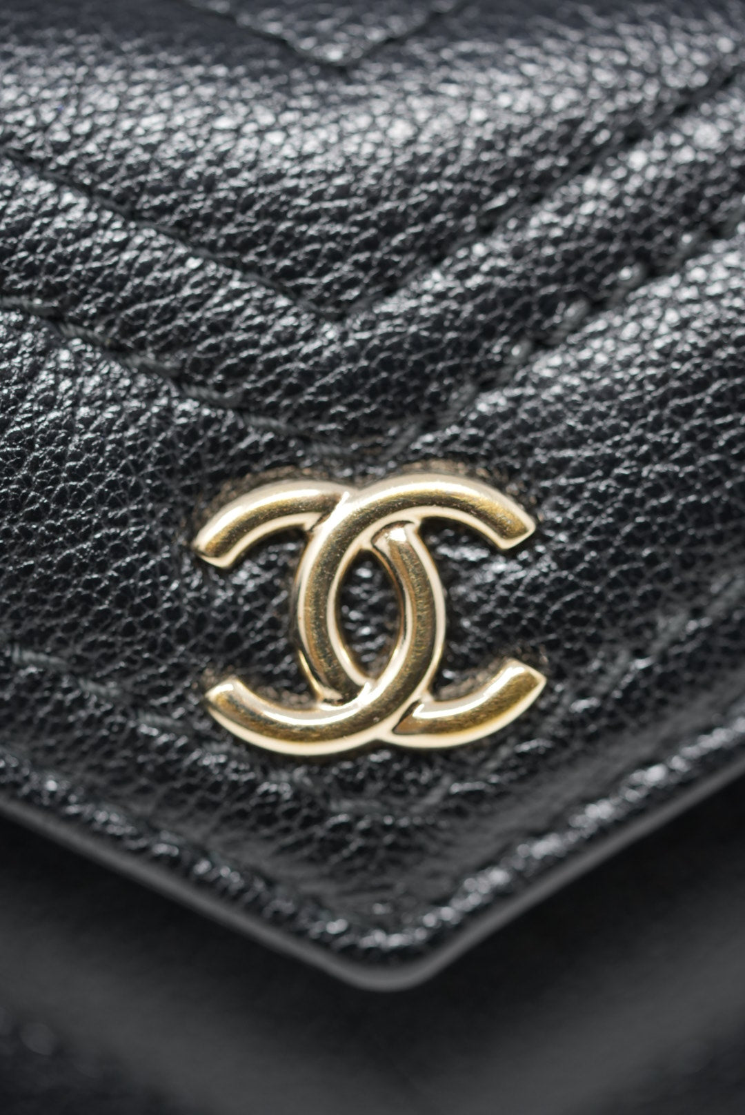 Pre-Owned Chanel Black Calfskin Card Holder 2019