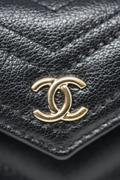 Pre-Owned Chanel Black Calfskin Card Holder 2019