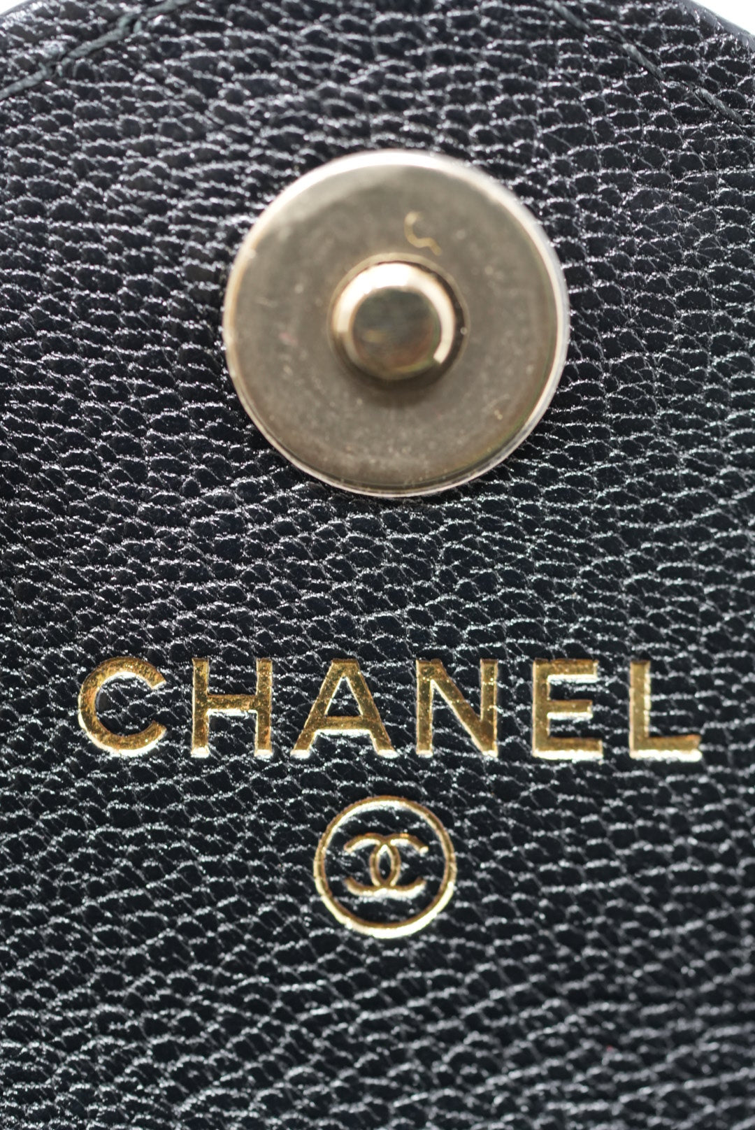 Pre-Owned Chanel Black Calfskin Card Holder 2019