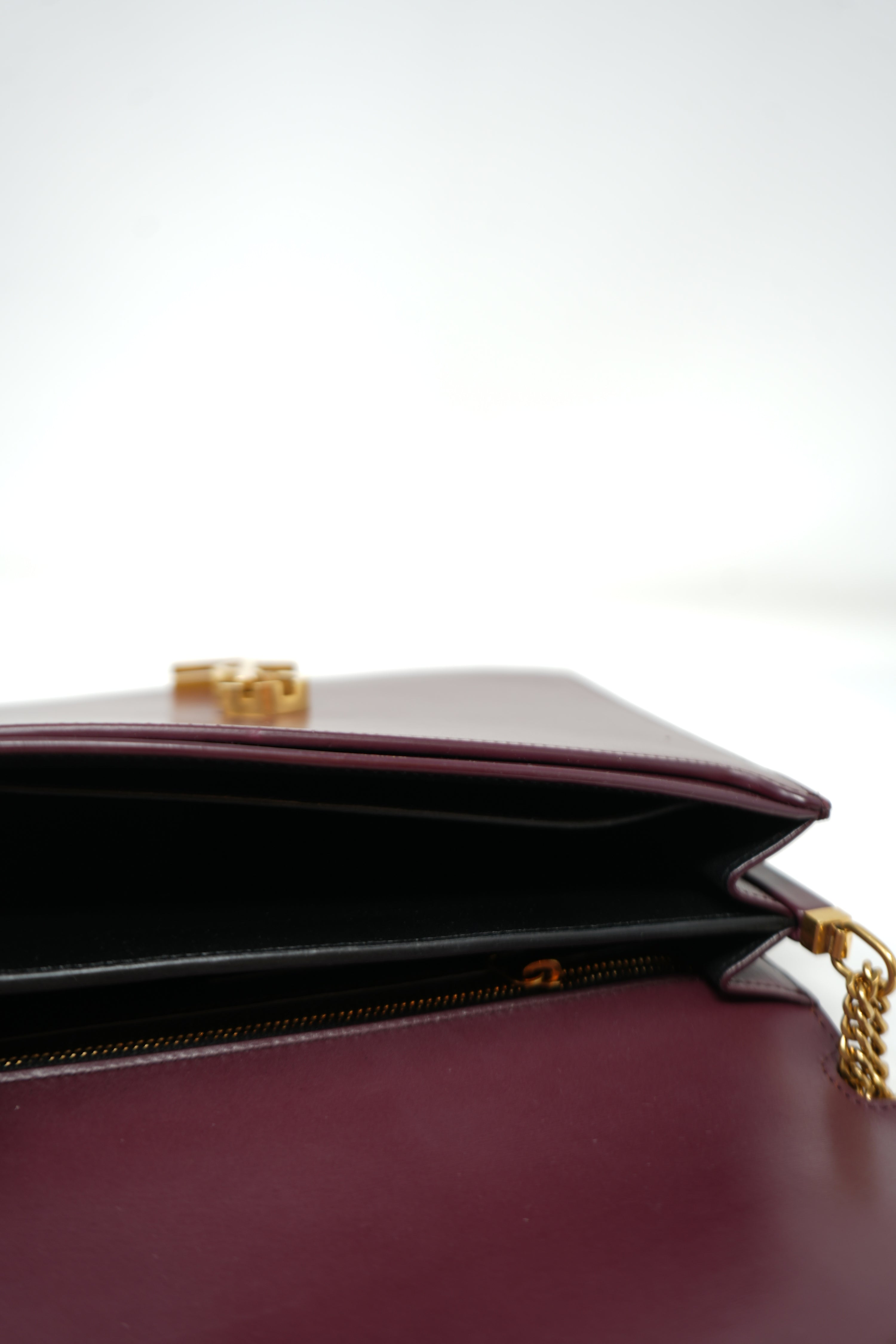 Saint Laurent Smooth Calfskin Cassandra Chain Bag