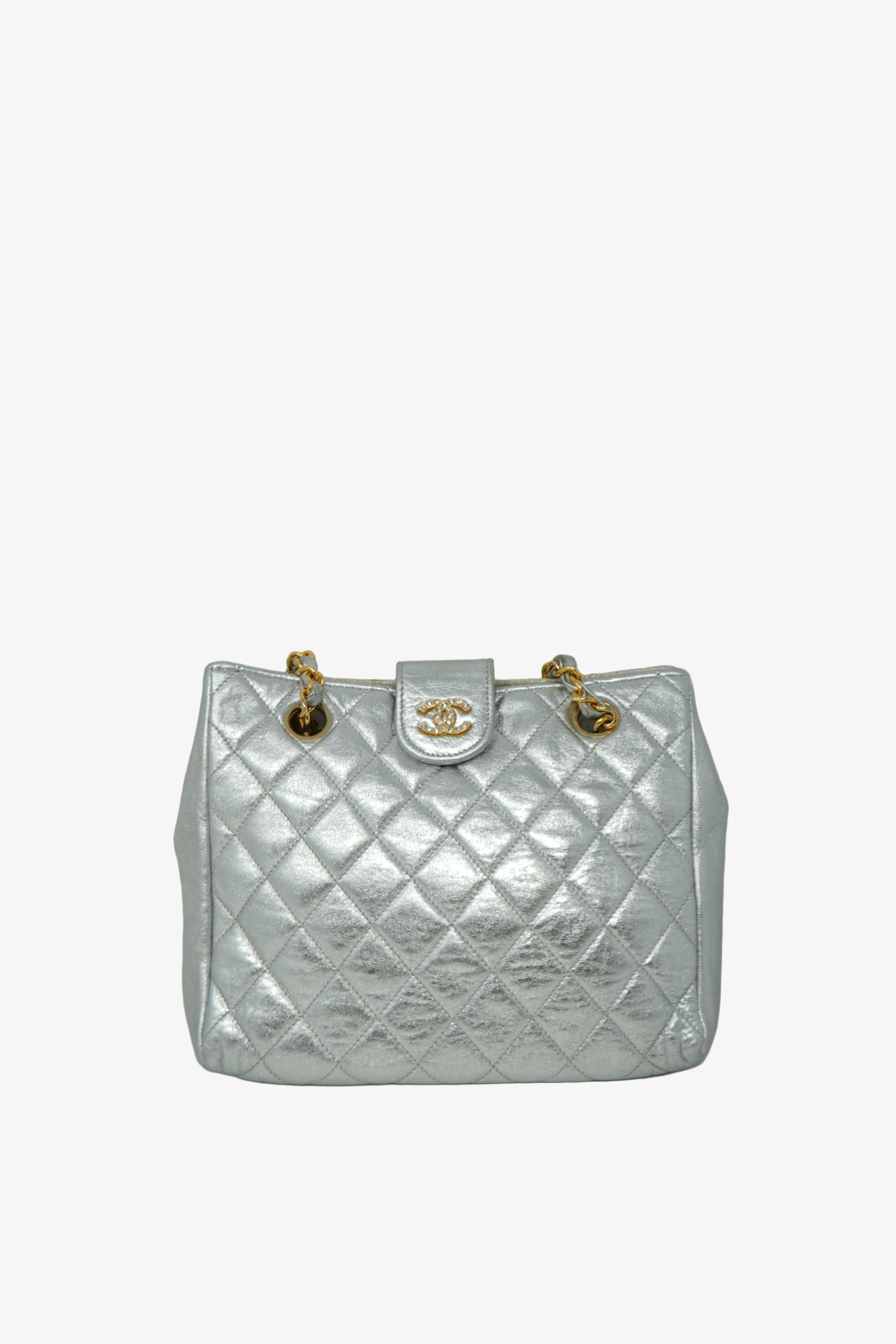 Pre-Owned Chanel 1986–1988 Silver Lambskin Quilted Shoulder Bag