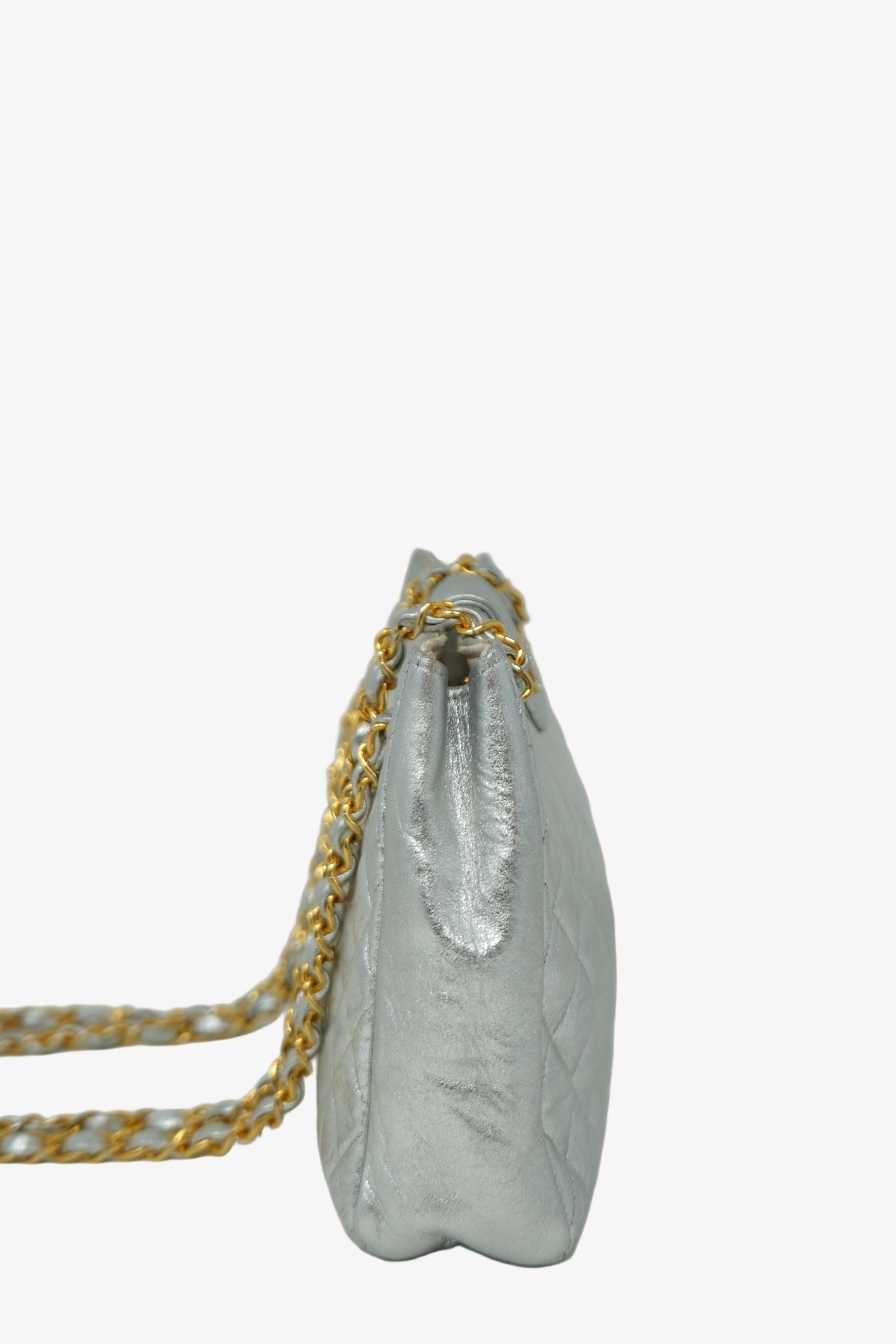 Pre-Owned Chanel 1986–1988 Silver Lambskin Quilted Shoulder Bag