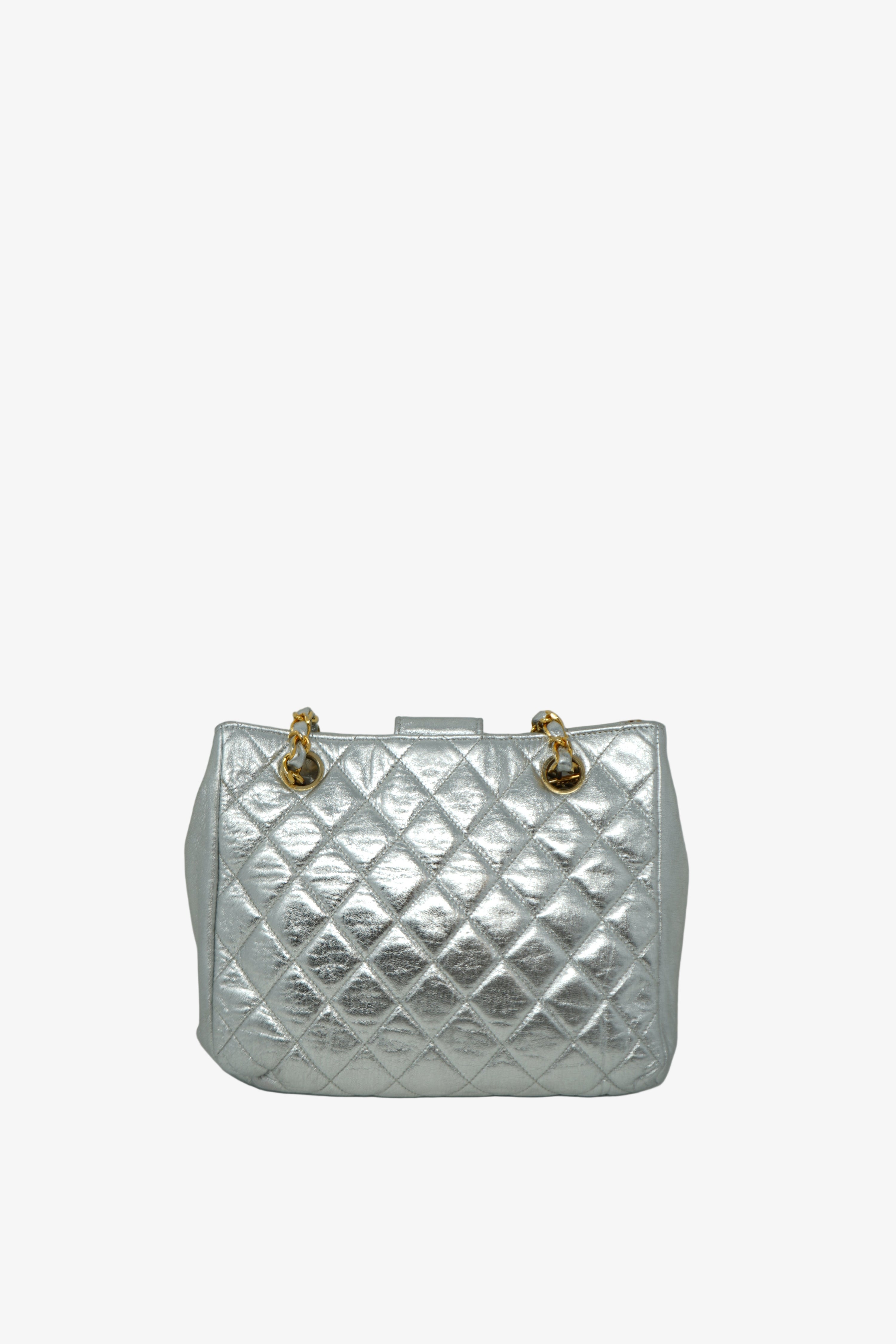 Pre-Owned Chanel 1986–1988 Silver Lambskin Quilted Shoulder Bag