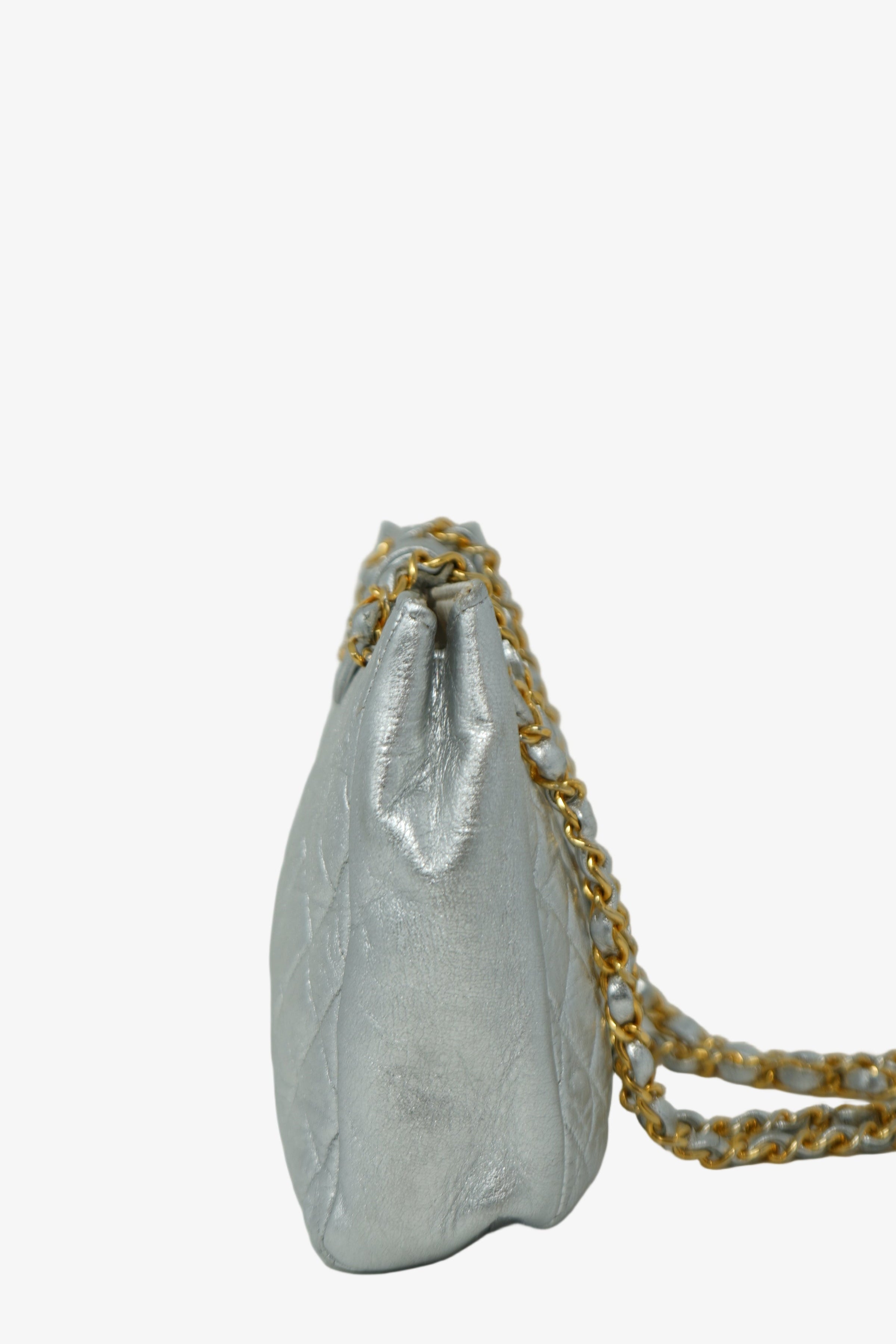 Pre-Owned Chanel 1986–1988 Silver Lambskin Quilted Shoulder Bag