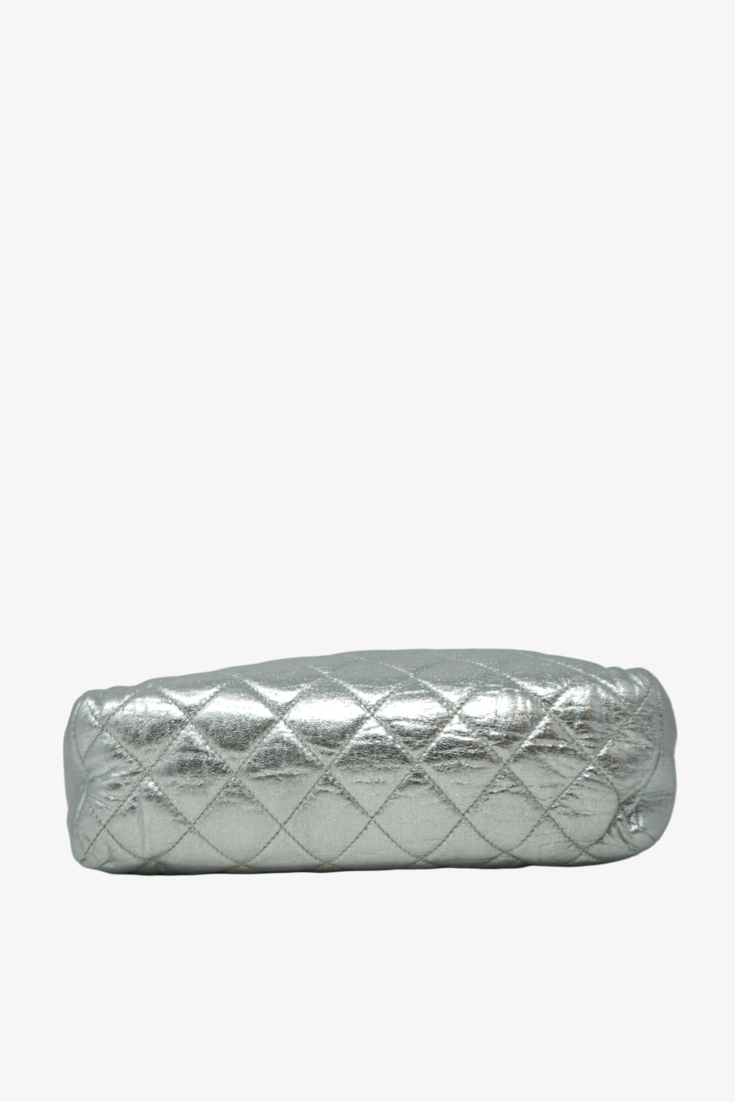 Pre-Owned Chanel 1986–1988 Silver Lambskin Quilted Shoulder Bag