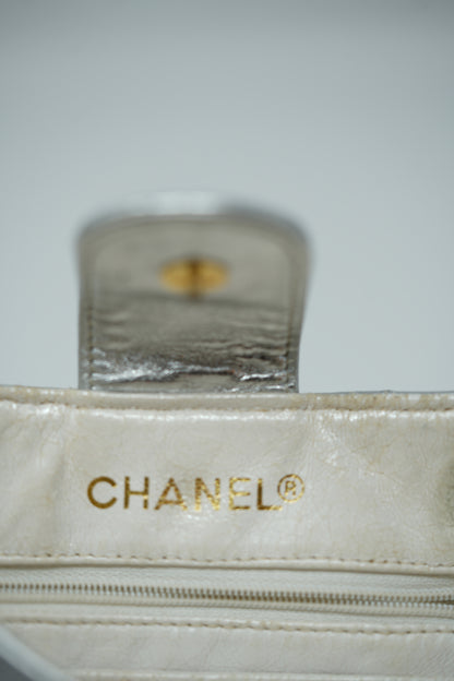 Pre-Owned Chanel 1986–1988 Silver Lambskin Quilted Shoulder Bag