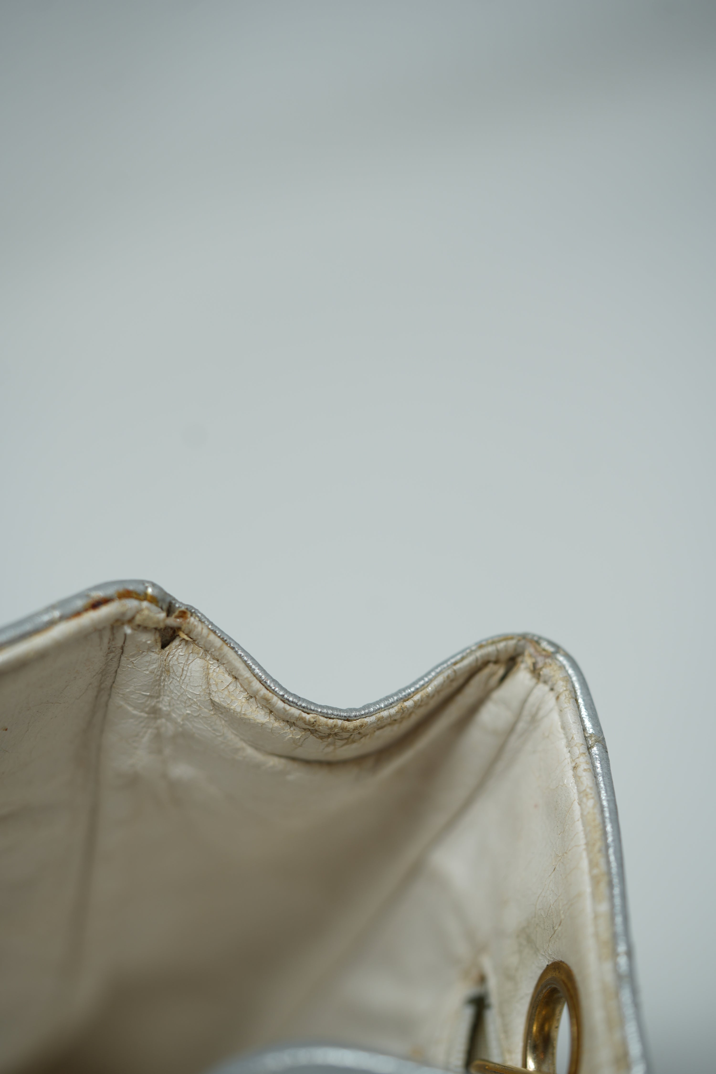 Pre-Owned Chanel 1986–1988 Silver Lambskin Quilted Shoulder Bag