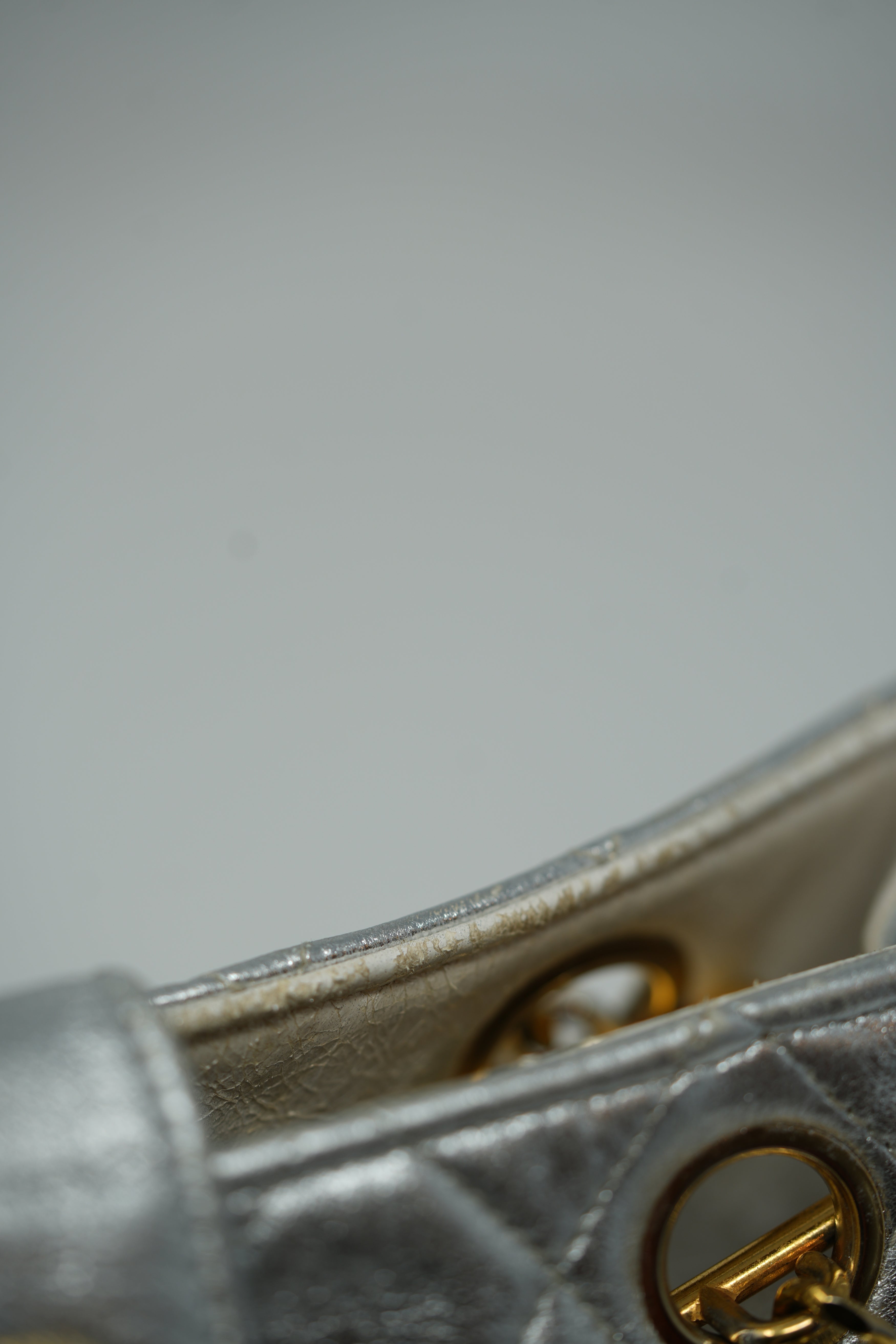 Pre-Owned Chanel 1986–1988 Silver Lambskin Quilted Shoulder Bag