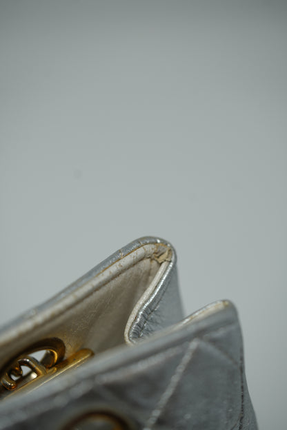 Pre-Owned Chanel 1986–1988 Silver Lambskin Quilted Shoulder Bag