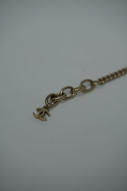 Pre-Owned Chanel 2013 Faux Pearl CC Logo Long Necklace