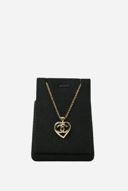 Pre-Owned Chanel 22P Heart CC Logo Necklace
