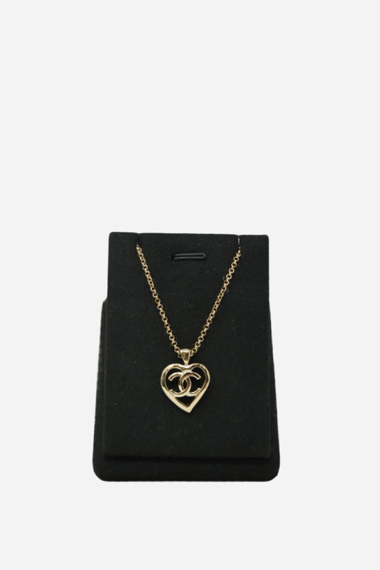 Pre-Owned Chanel 22P Heart CC Logo Necklace
