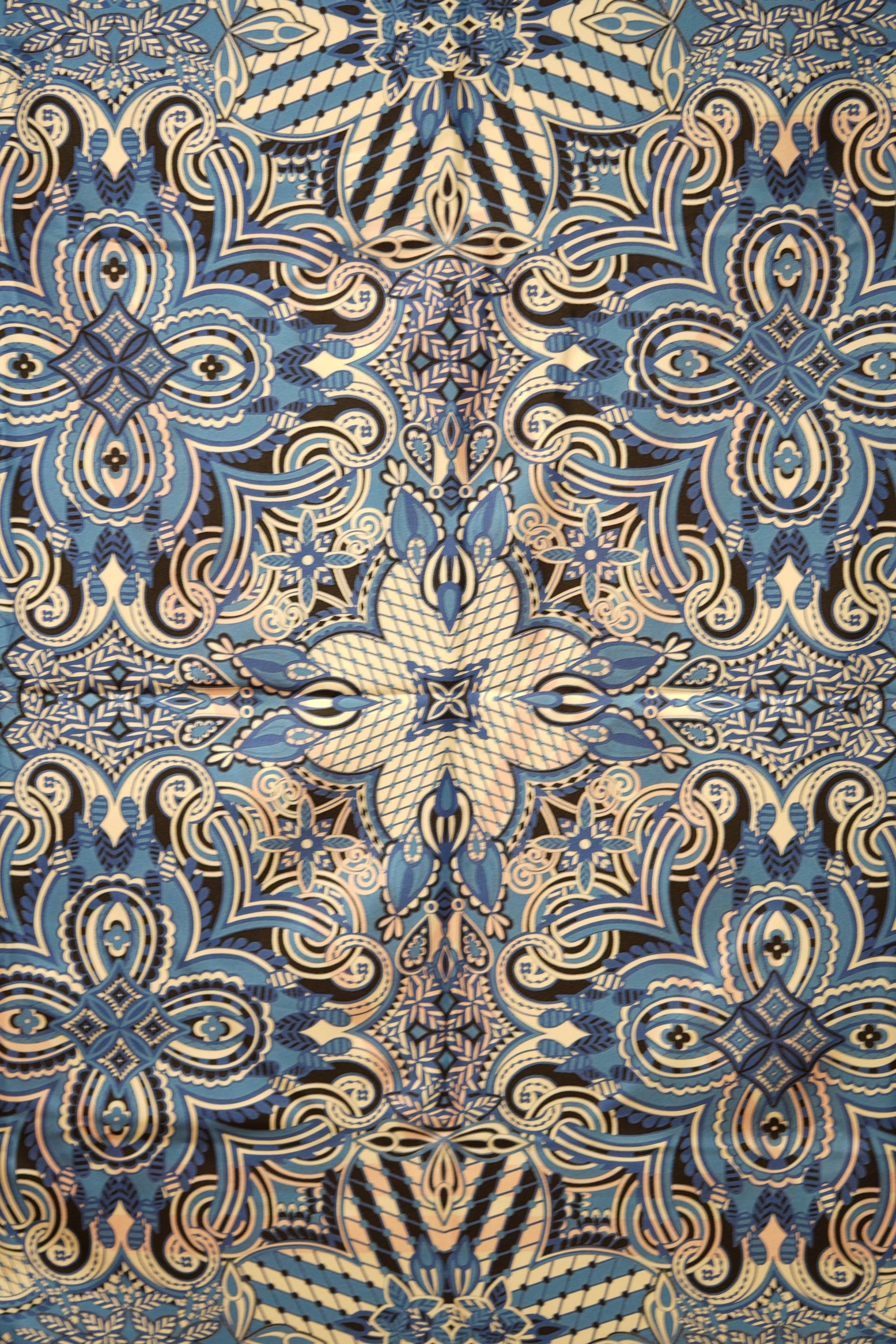 Louis Vuitton Silk Scarf 90 NW