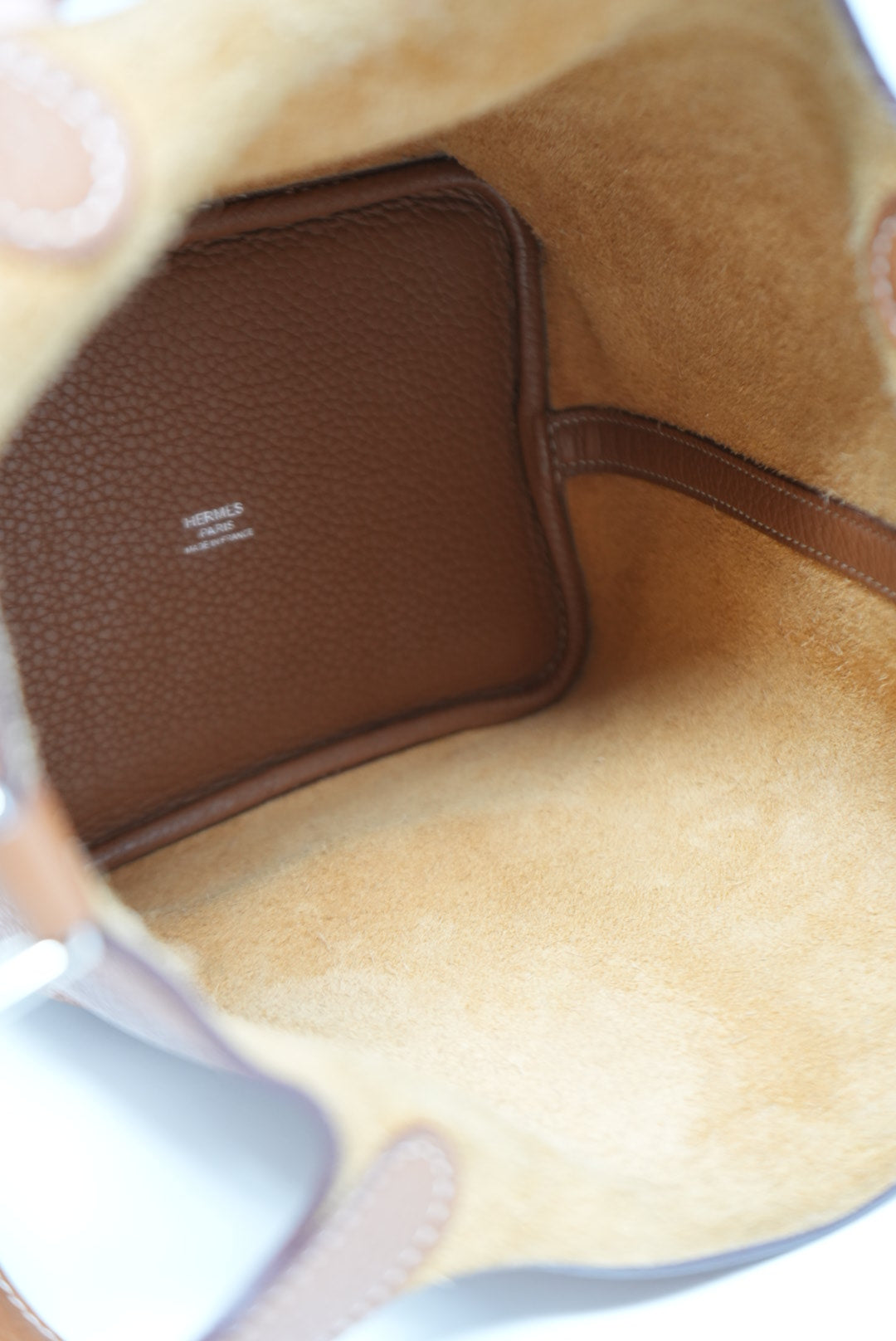 Hermès 2016 Gold Clemence Leather Picotin 18 Handbag