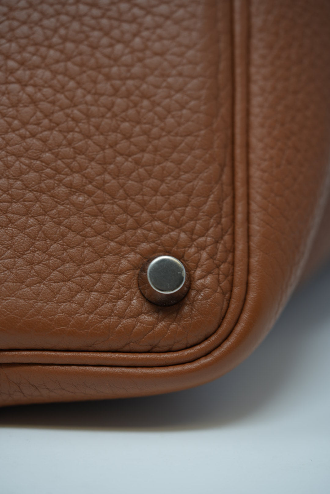 Hermès 2016 Gold Clemence Leather Picotin 18 Handbag