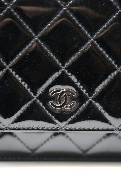 Pre-Owned Chanel Patent Wallet on Chain