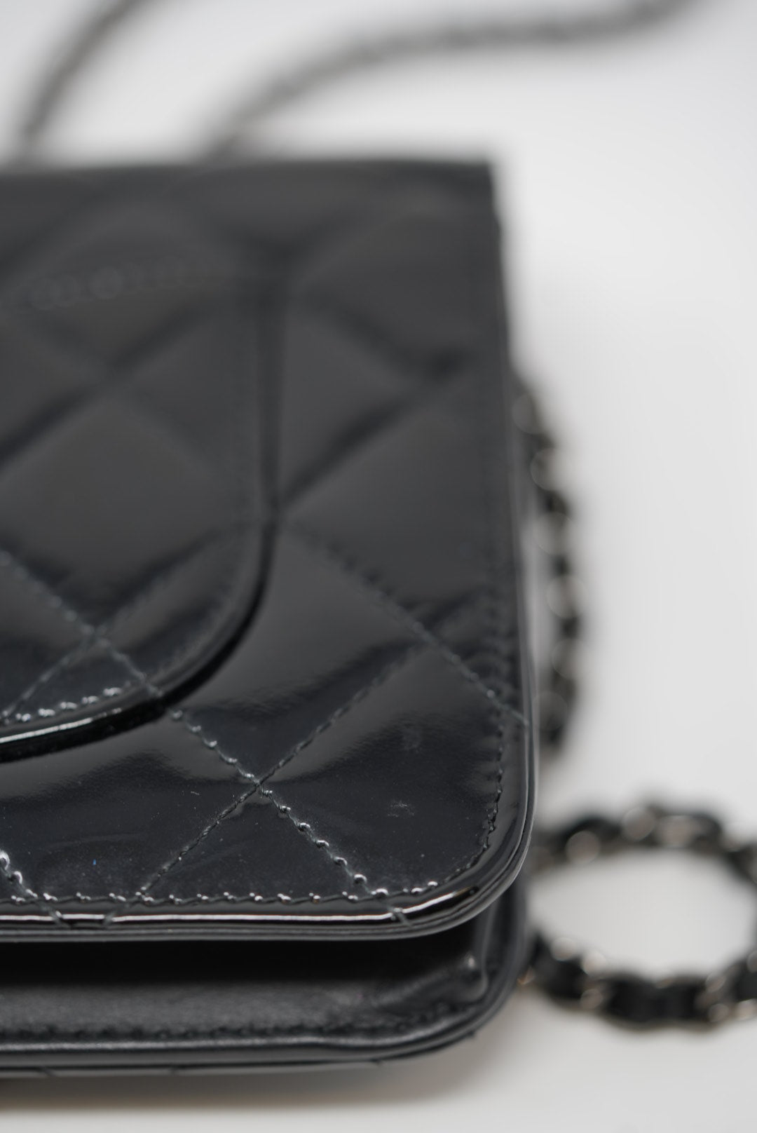 Pre-Owned Chanel Patent Wallet on Chain