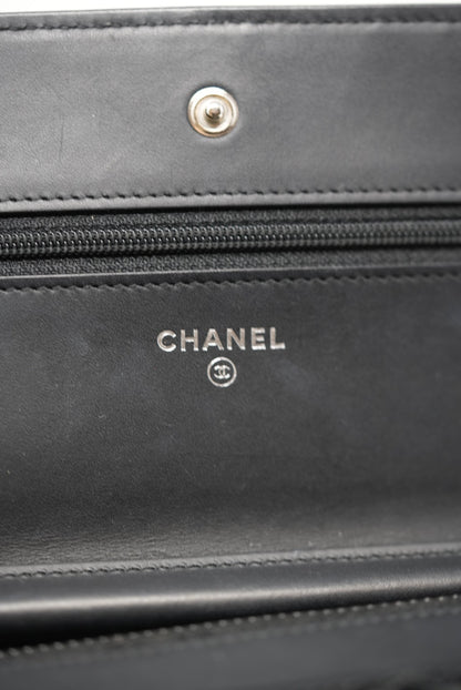 Pre-Owned Chanel Patent Wallet on Chain