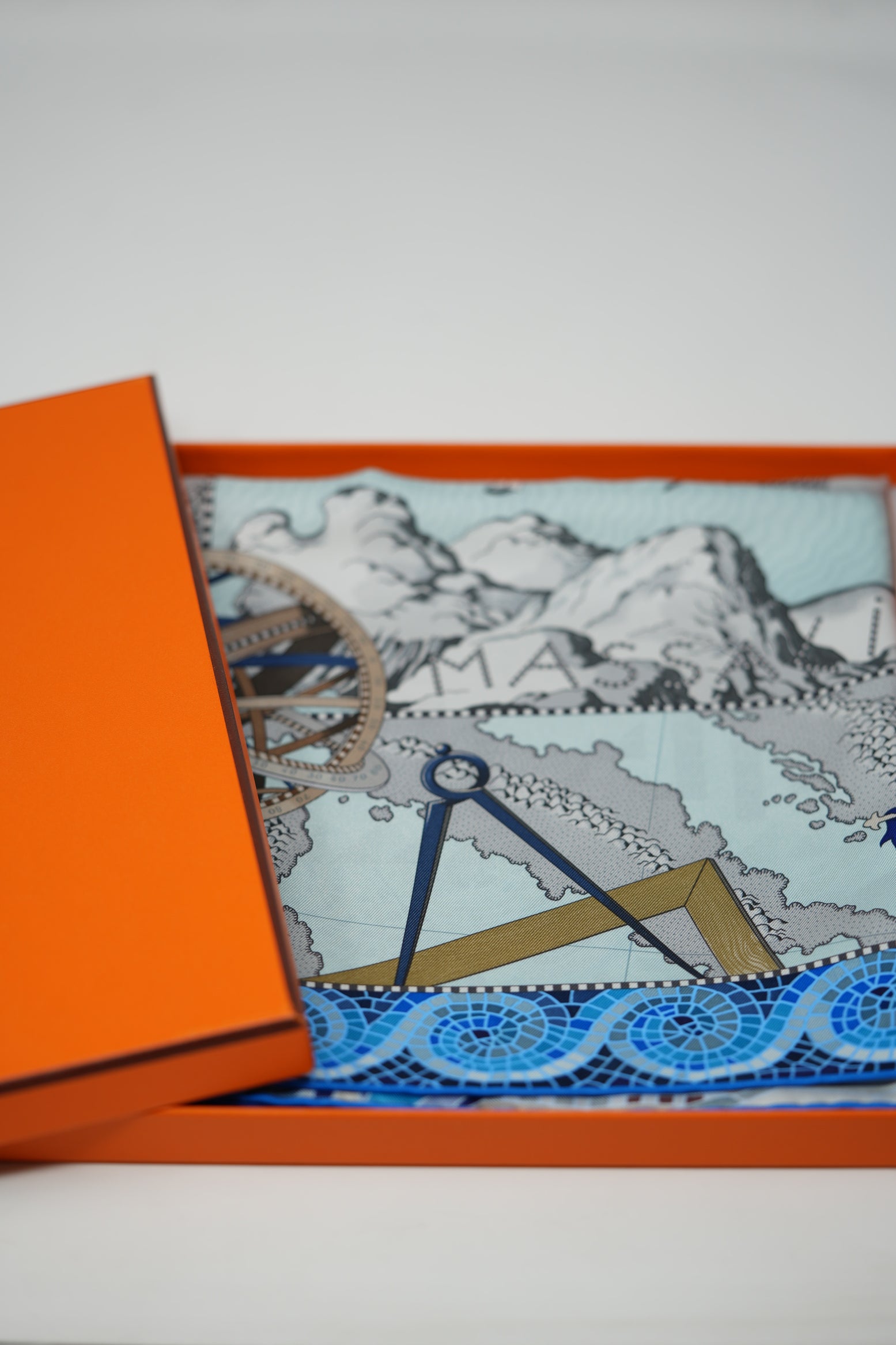 Hermes Voyage De Pytheas Scarf 90cm 100% silk Blue BrandNew