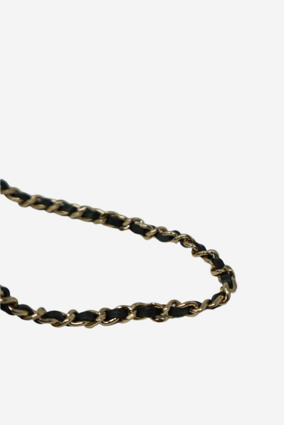 Pre-Owned Chanel Black Caviar Round Clutch With Chain