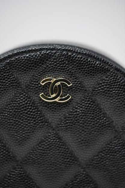 Pre-Owned Chanel Caviar Round Clutch w/Chain
