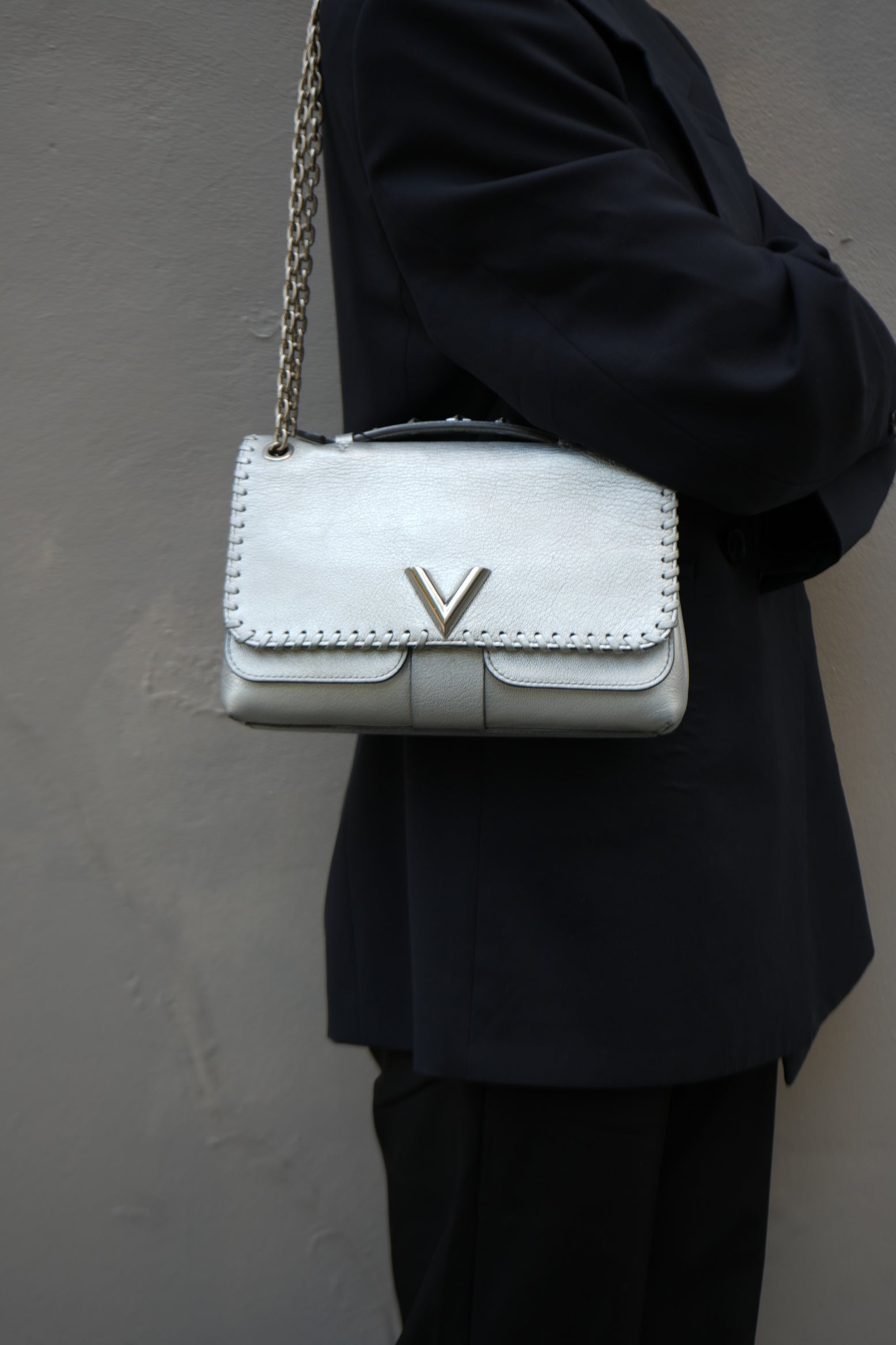 Louis Vuitton 2016 Silver Leather Very Chain Bag
