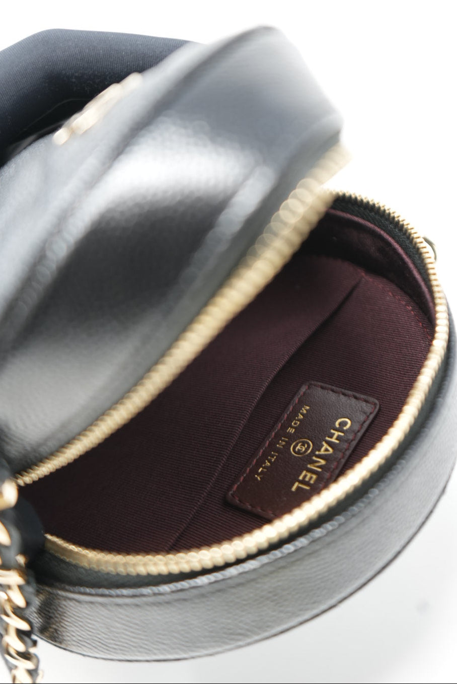 Pre-Owned Chanel Black Caviar Round Clutch With Chain