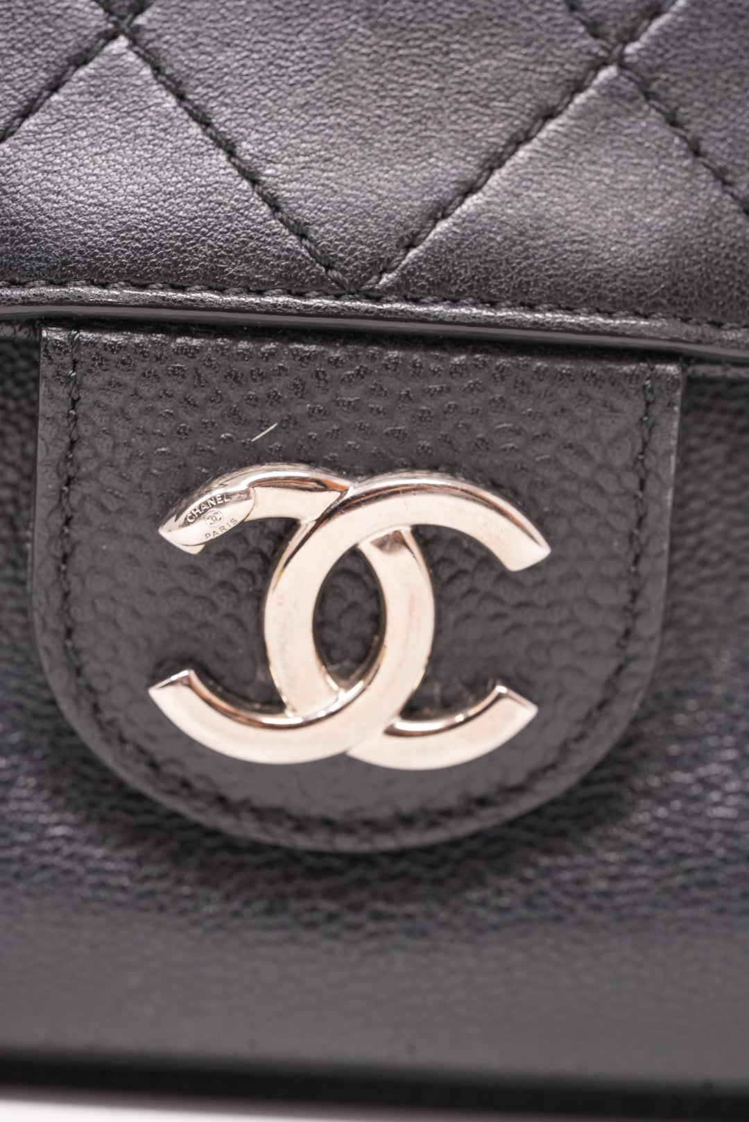 Pre-Owned Chanel Flap Bag Lambskin/ Calfskin