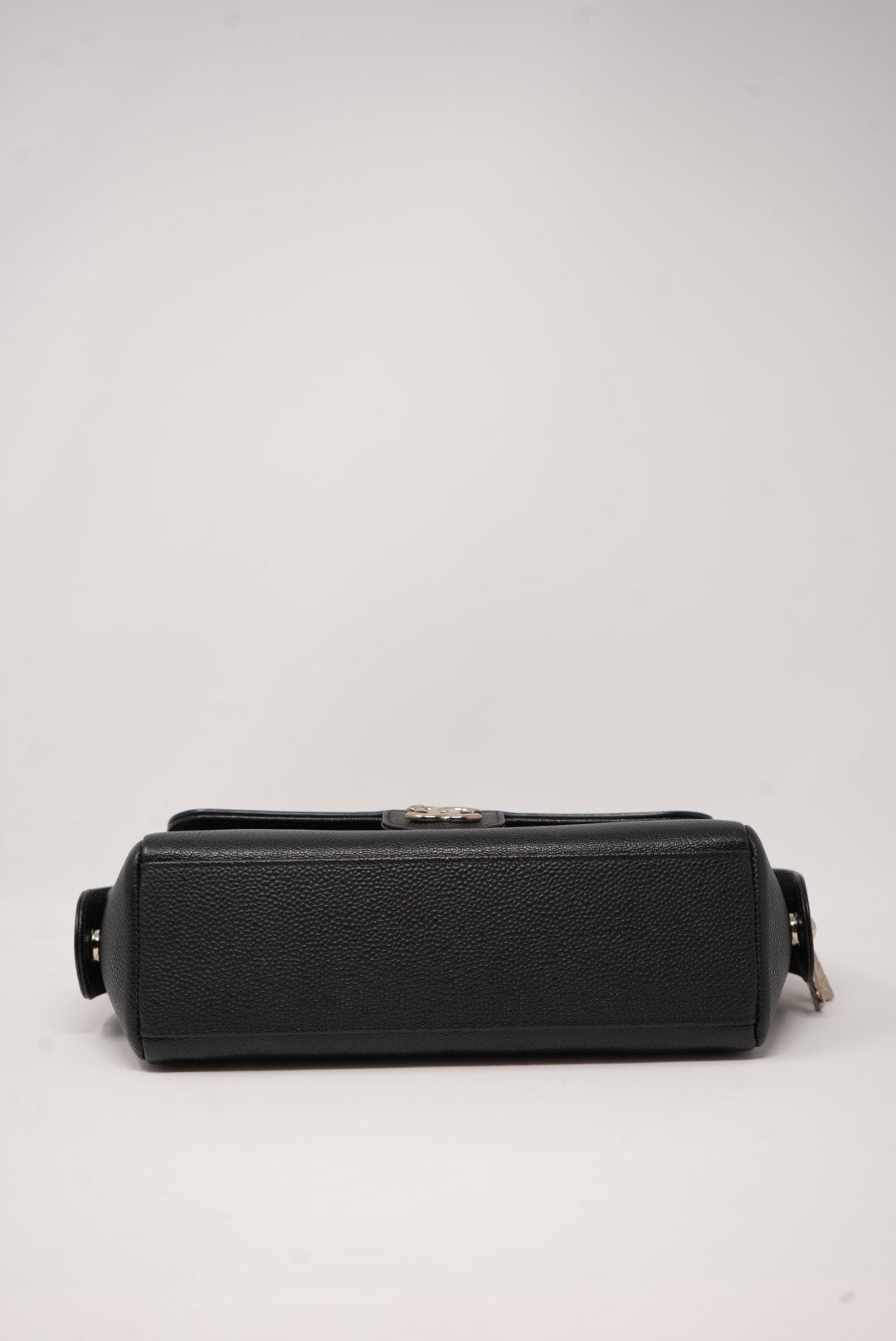 Pre-Owned Chanel Flap Bag Lambskin/ Calfskin