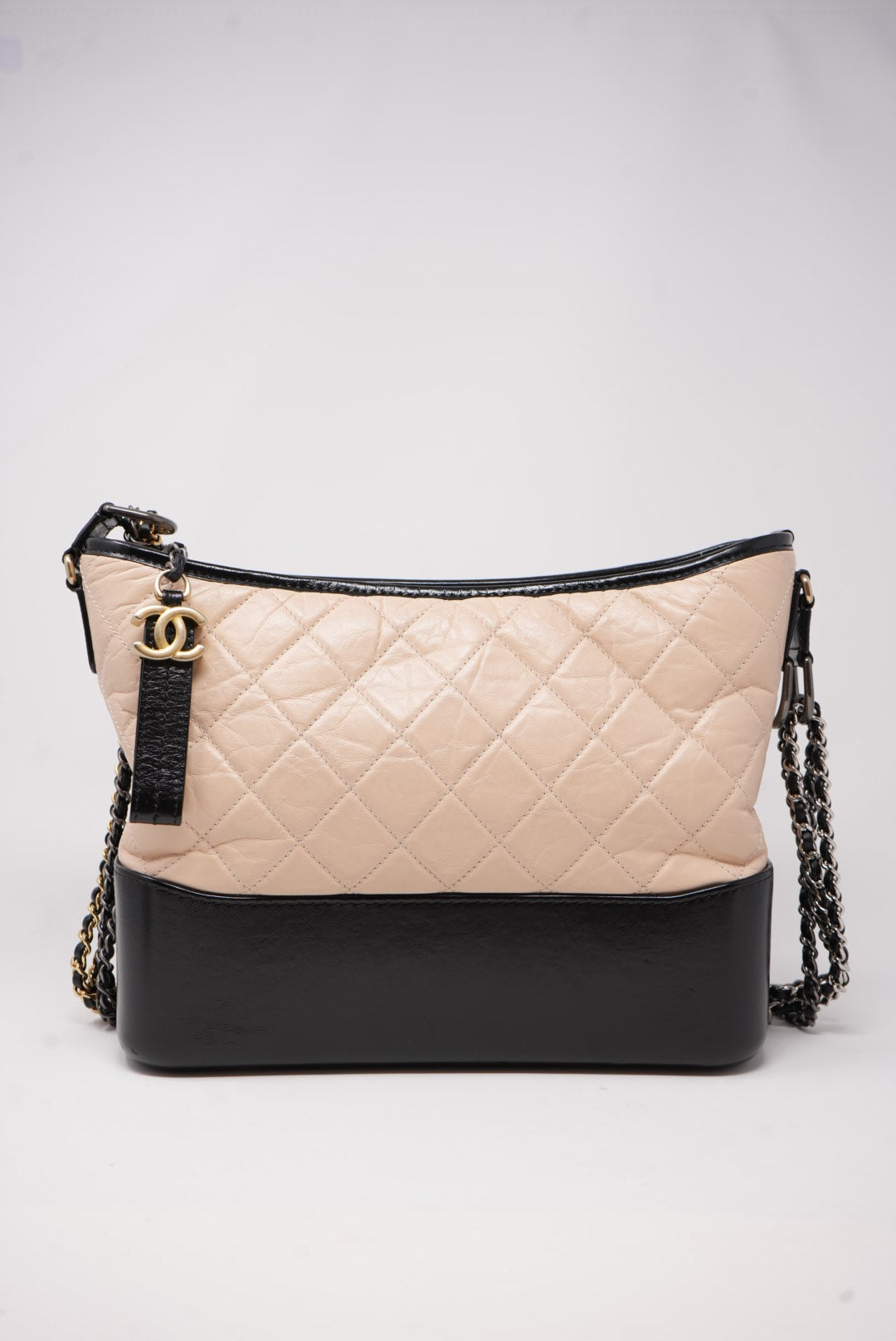 Pre-Owned Chanel 2018-2019 Gabrielle Hobo Medium Beige/Black