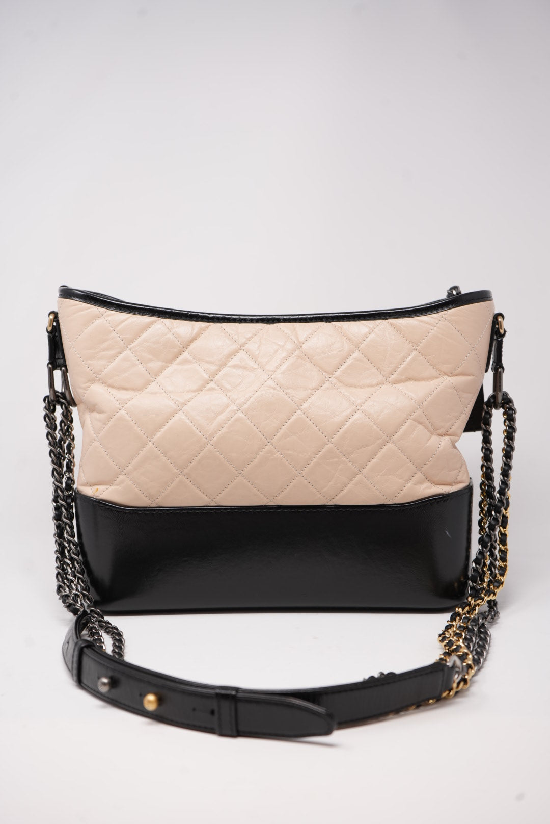 Pre-Owned Chanel 2018-2019 Gabrielle Hobo Medium Beige/Black
